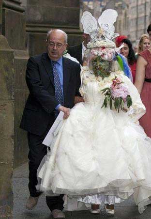 عجیب ترین عروس دنیا + عکس | wWw.CampFa.ir