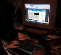 دختران دانشجوی ایرانی بیشتر به اینترنت اعتیاد دارند یا پسران دانشجو؟! - www.campfa.ir