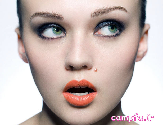 استفاده از رژ لب نارنجی در آرایش صورت